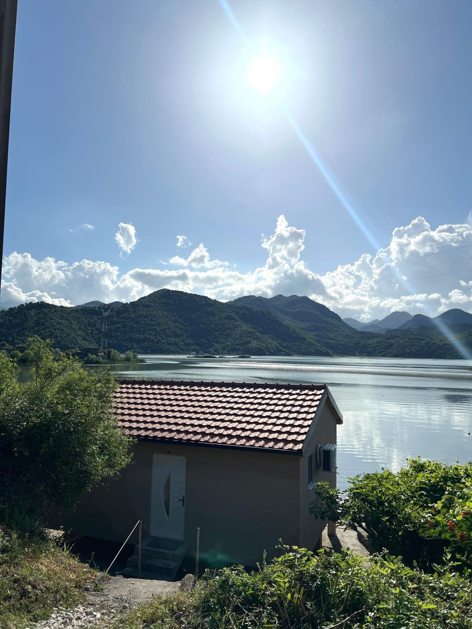 Lakeside Harmony Apartment Golubovci Buitenkant foto